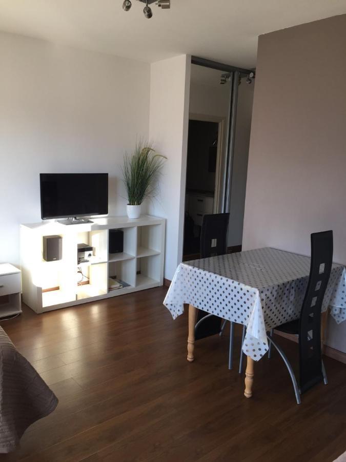 Studio Au Calme, Parking, Proche Thermes อิกซ์เลส์แบ็งส์ ภายนอก รูปภาพ